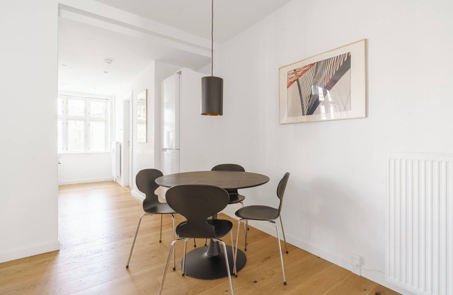 Great 1-bed in quiet residential area - 228