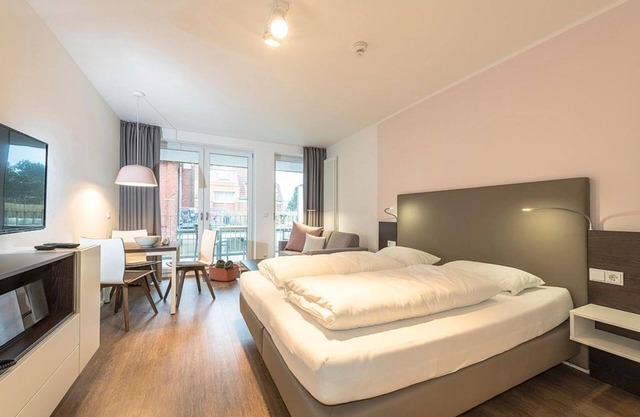 Great apartment for couples near the beach with sunny loggia & sauna in the house! -
