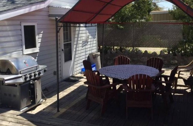 Great comfortable 1 bedroom cottage with loft for rent