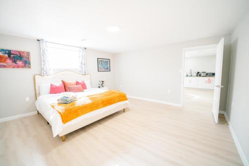 Great Falls Luxe Haven 5BR, 3BA Modern Oasis