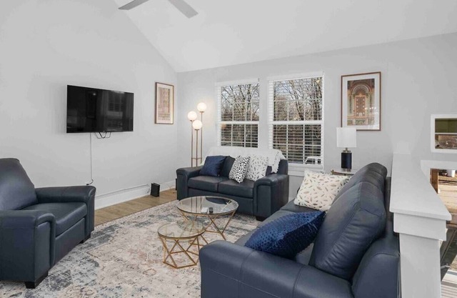 Great for Groups Sleeps 8 King Beds|Worlds Of Fun