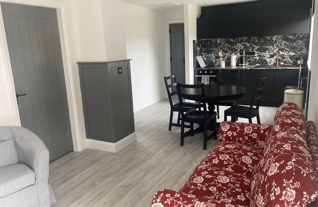 Great location within easy reach of beach, Cork City, FOTA Wildlife Park