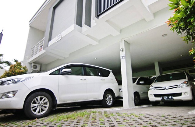 Great location, 10 minutes Tunjungan Plaza