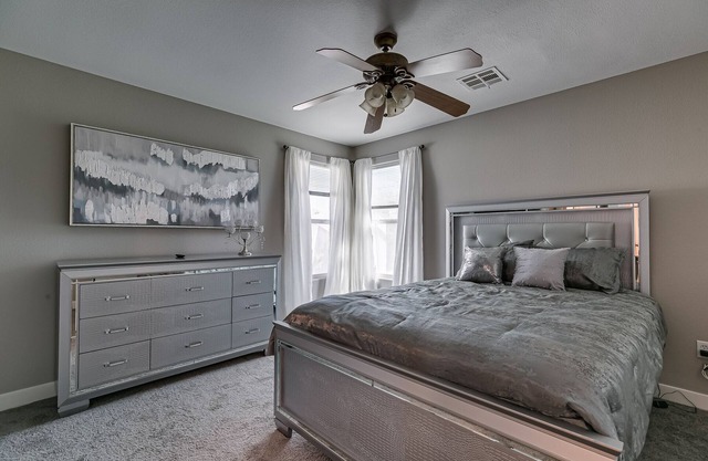 Great location, close to the strip, shopping and restaurants,