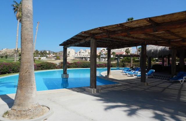 Great Location! Beach access - Golf Course And Mountain Views