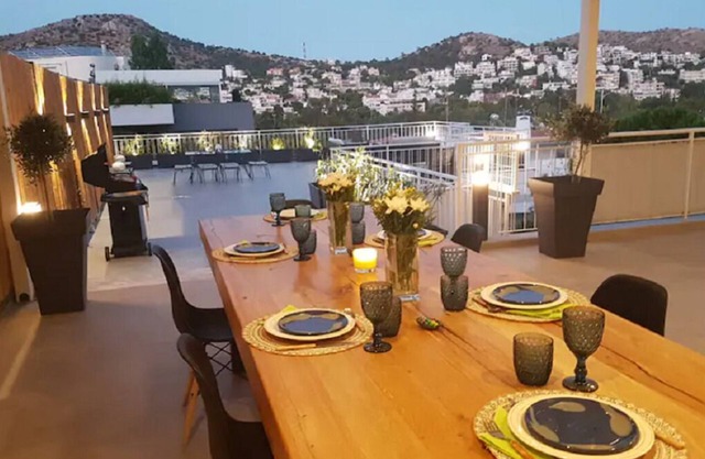 Great Terrace and perfect view in Vouliagmeni