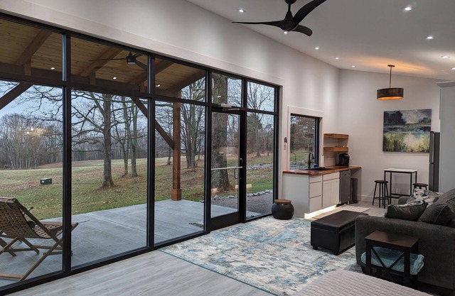Great views & sunsets in new, luxury tiny home - ADA accessible