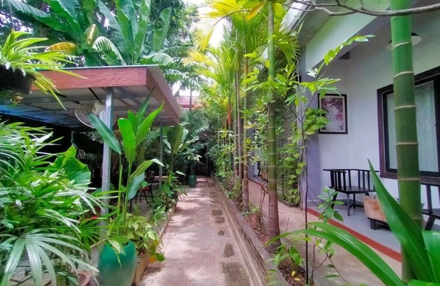 Green Home - Four Bedrooms House near Angkor