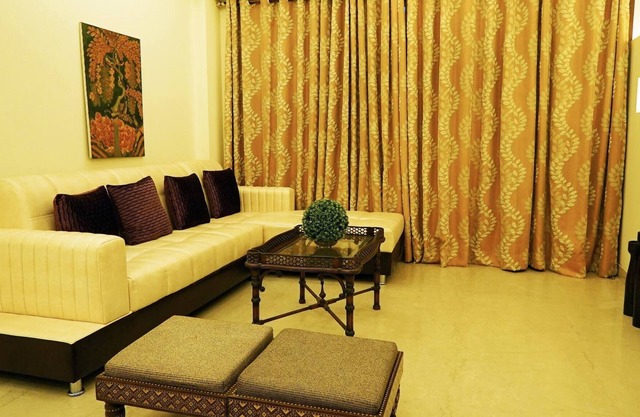 Green Park Service Apartment 3bhk with Ac and Wifi