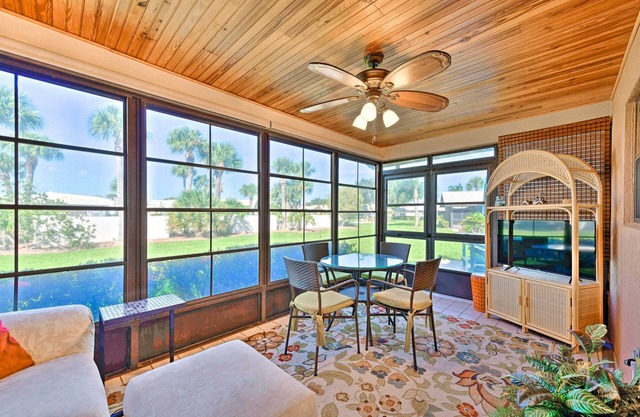 Grill, Lanai & Pool Access: Charming Sebring Villa