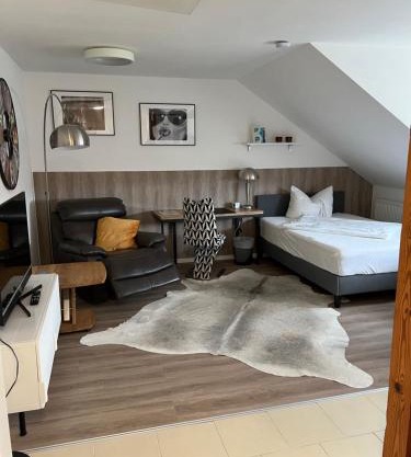 Große gemütliche Ferienwohnung mit Klimaanlage, Parkplatz inklusive TOP !