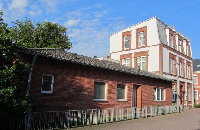 Großzügiger Ferienbungalow mit Eigenem Eingang, Terrasse und Gartenblick