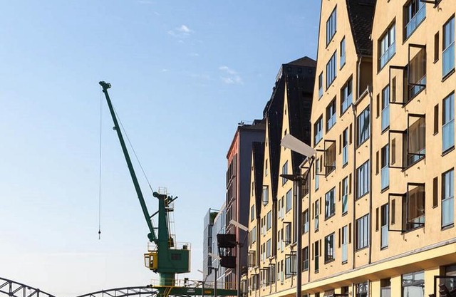 Großzügiges Zimmer mit Badezimmer in Rheinwohnung
