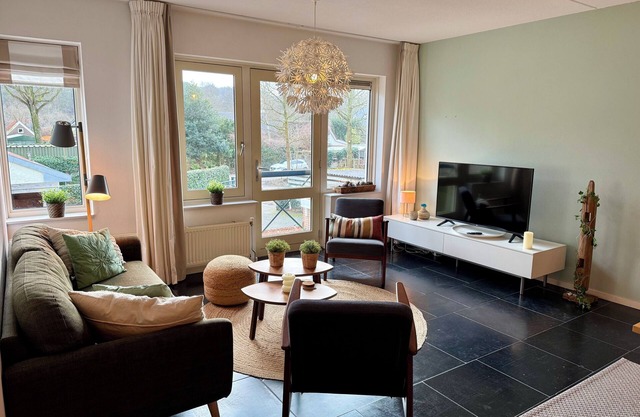 GROET: only 2000m from the beach!