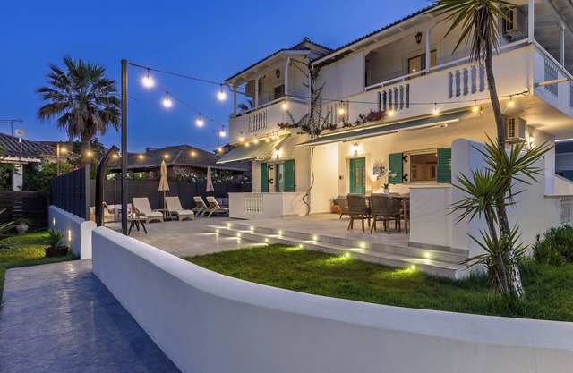 Ground floor 2 bedroomed apartment. 3 minute walk from Kalamaki beach.