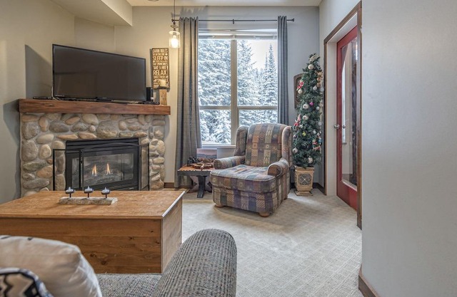 Ground Floor Condo - Summer Special: Get 1 Night FREE - just ask us for details