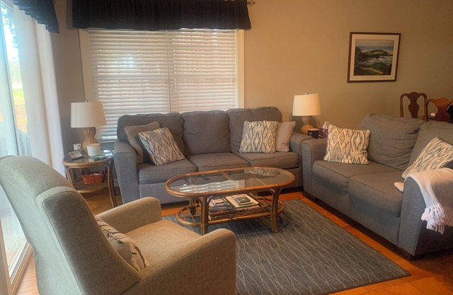 Ground Level Sea Trail Champions Golf Villa - 1 mile to Beach, inclusive rates