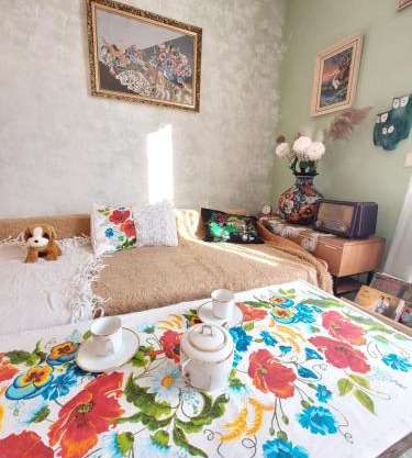 GROUNDFLOOR Vintage RETRO bezbarierovy v rodisti Karel Capek RUR ROBOT v blizkosti Krkonos pro milovniky cyklistiky Vintage non-barier accomodation near mountain for bicycle, JW