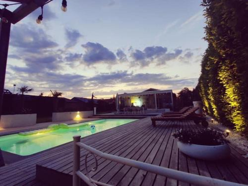 Guest house with private pool & jacuzzi