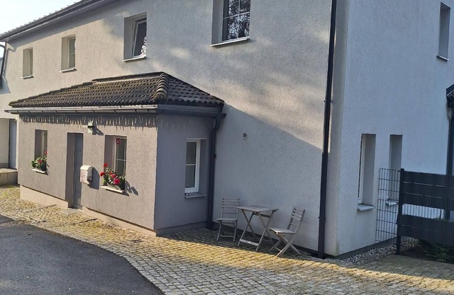 Guest room with a view of the mountains