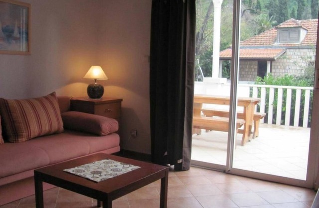 Guesthouse Zec - Apartment A2 + 2
