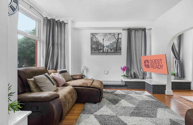 GuestReady Essential - Cosy in Vibrant Levenshulme