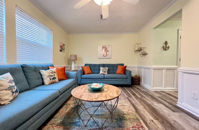 Gulf-front Townhome w/all the extras! Pool! Many updates!