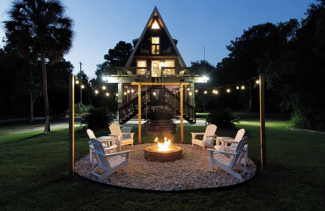 Gulf Views, Game Room, Fire Pit, Walk to Boat Launch and Pier, Near Down Town