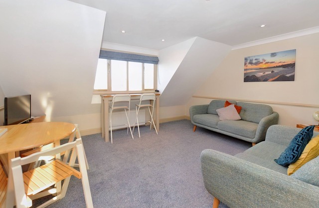 Gull View - a second floor apartment that sleeps 4 guests in 2 bedrooms