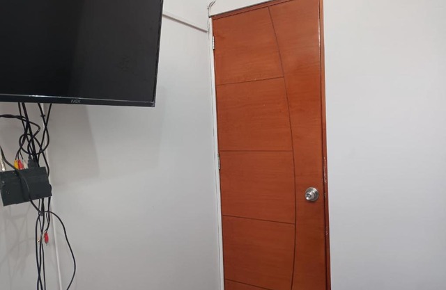Habitación amoblada con entrada independiente en Surco
