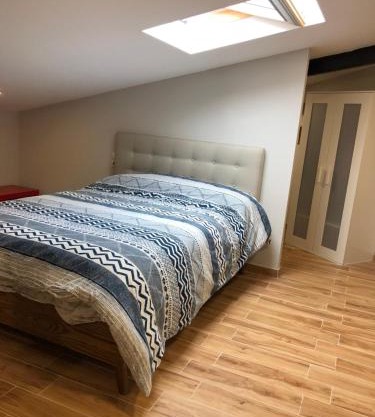 Habitación con cocina y baño