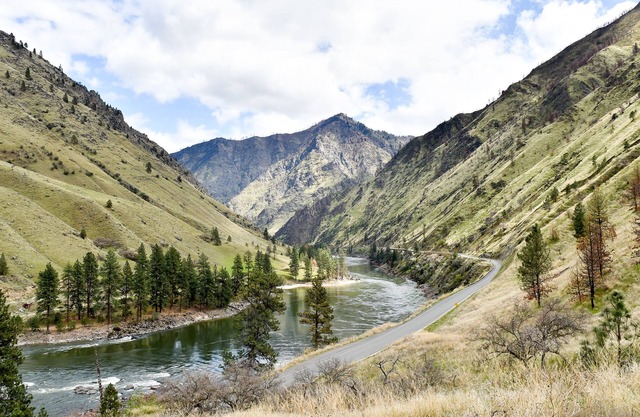Hand Crafted Log Cabin On The Salmon River With Private Sand Beach