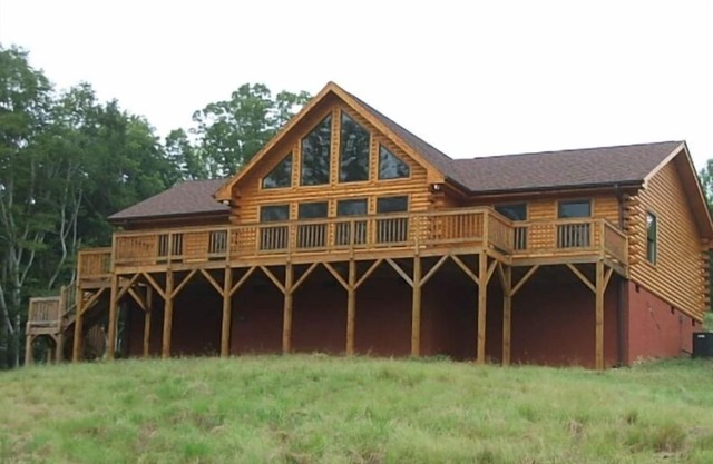 Hanging Rock Getaway on 42 acres centrally located with Mountain View