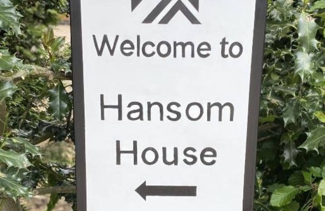 Hansom House beautiful furnished deluxe king size accommodation