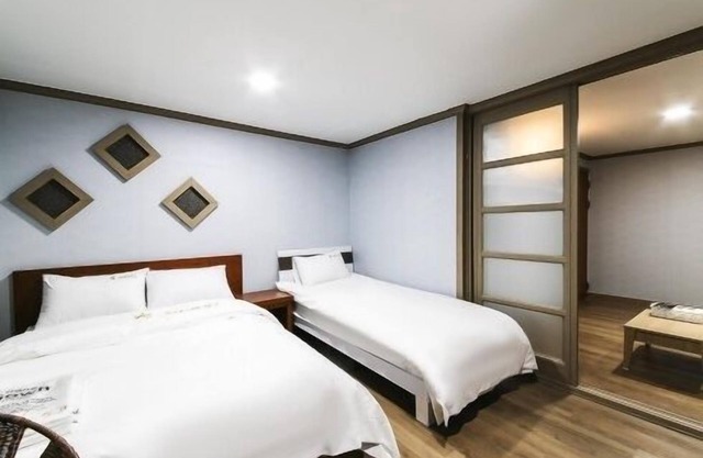 Happy Q Motel