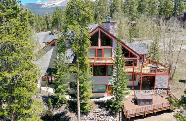Happy Trails Lodge