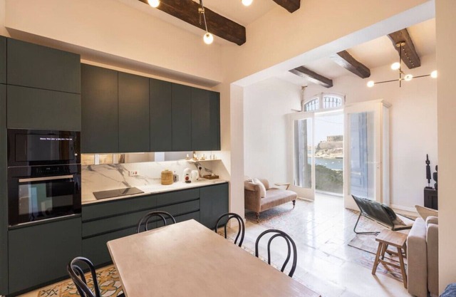 Harbour Mansion 2 bedroom Maisonette