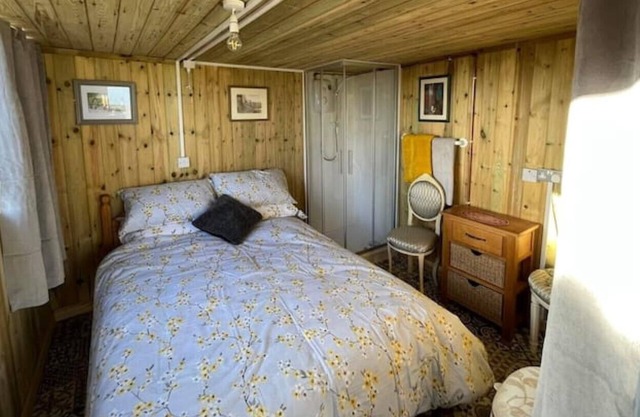 Hardwick view lodge with a hot tub!