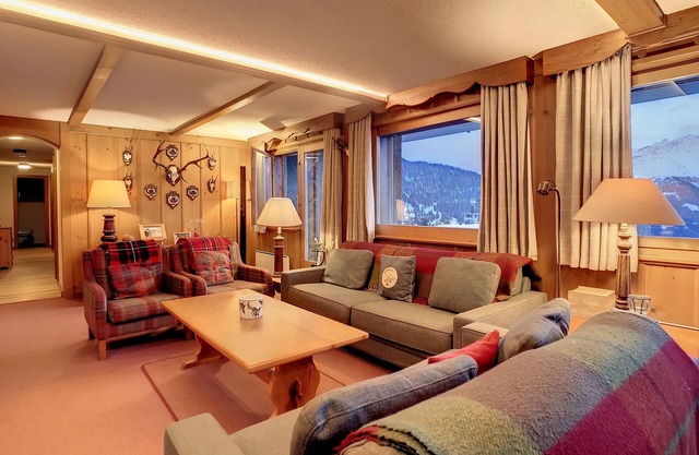 Hardy 115 - Superb 5-bedroom flat