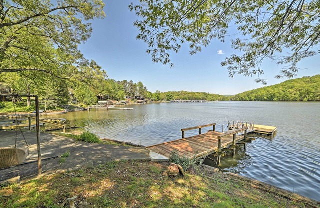 Harrison Lakefront Cottage w/Private Dock!