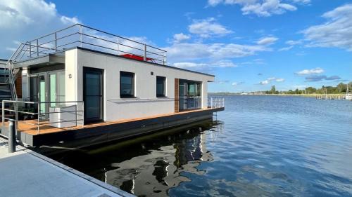 Hausboot Sunday