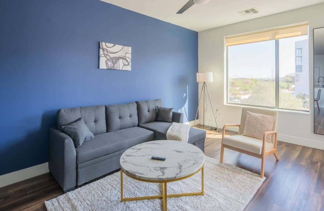 Heart of Tempe 1BD with Pool Gym Parking!
