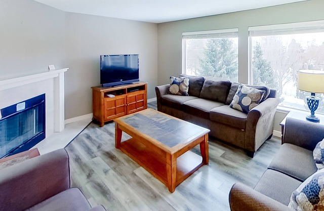 Heartwarming, dog-friendly condo with hot tub, pool, fireplace, & tennis court