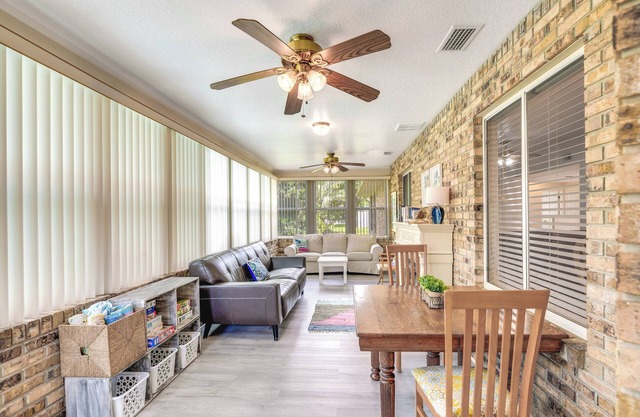 Heated Pool & 4-in-1 Grill: Spring Hill Haven!