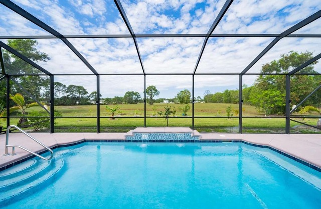Heated Pool 4BR Retreat Family Friendly