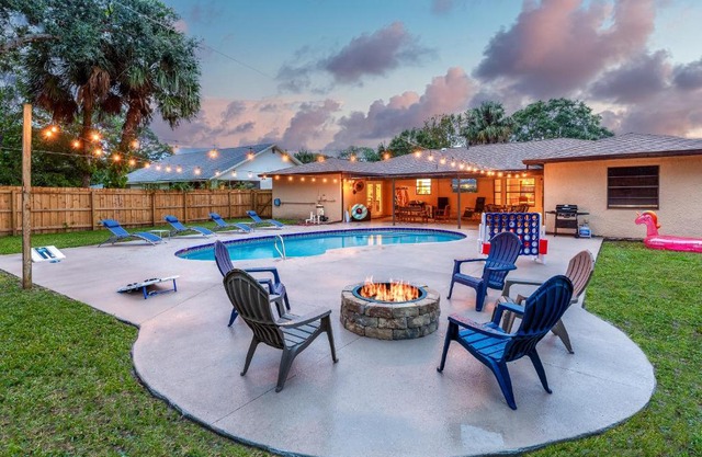 Heated Pool, Game Room & 4Bdrm - Bay Bungalow