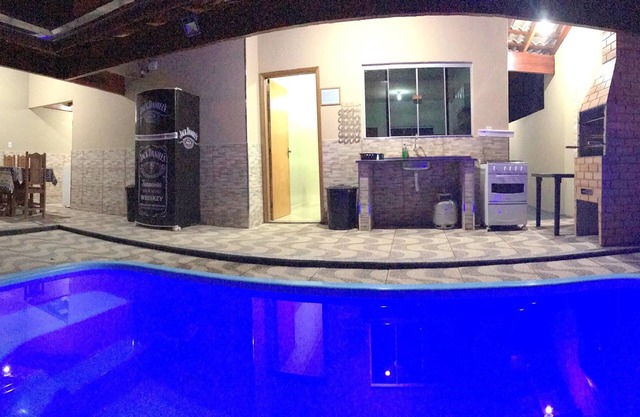 Heated Swimming Pool, Air-Conditioned Living Room and Bedrooms, Net, WiFi, Complete House! (Aroeira)