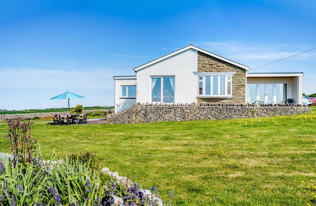 Heavenly View - Three Bedroom House, Sleeps 6