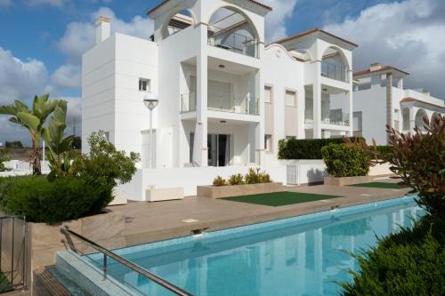 Helgafell Olivos Courtyard Suite