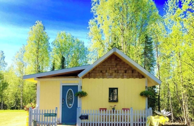 Hello Sunshine! Cottage